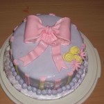 Cake with fondant bow